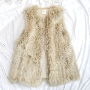 GAP faux fur vest size small